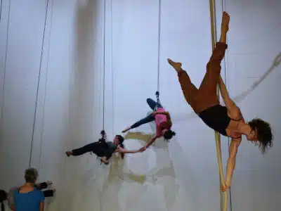 acrobatic-wall